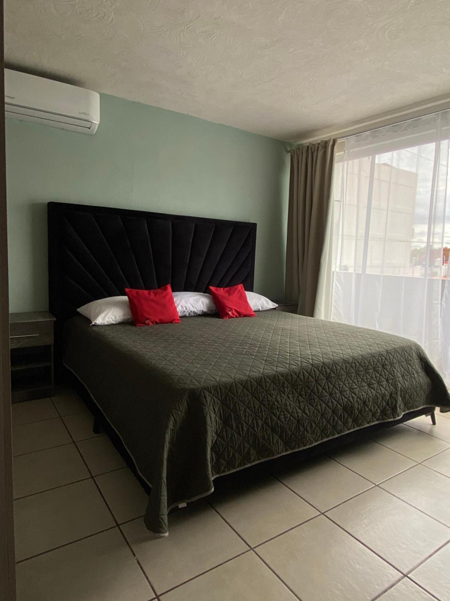 1 Venator House Boutique Aparthotel Λεόν Εξωτερικό φωτογραφία